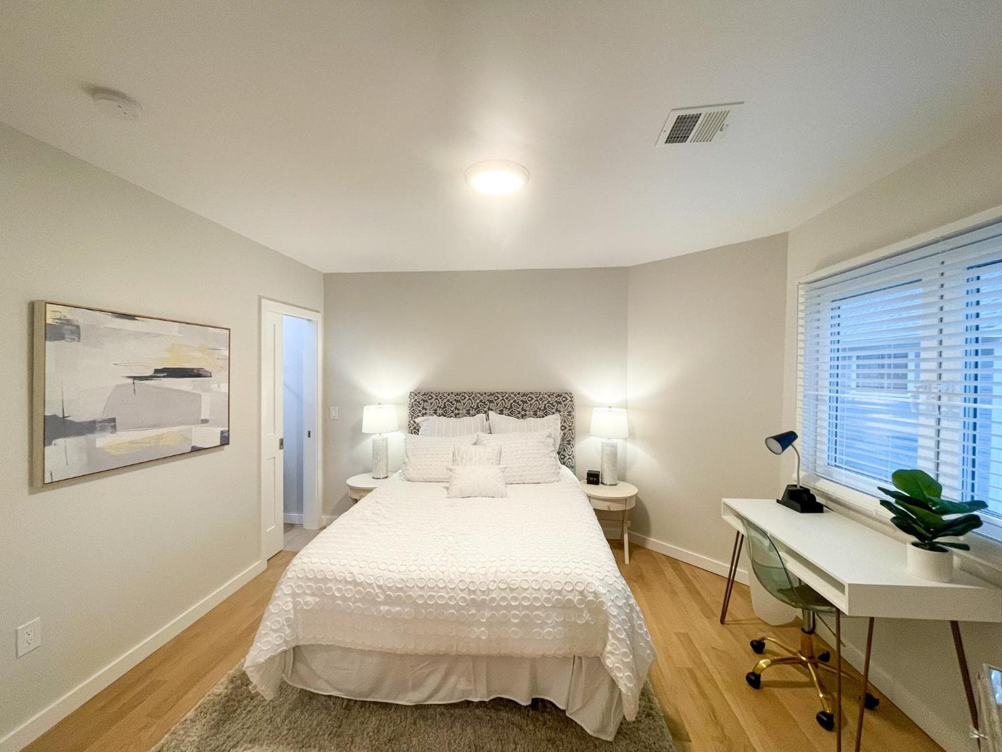 Photograph supplied for Modern 2 bed,2 bath Gem MIT Central Cambridge