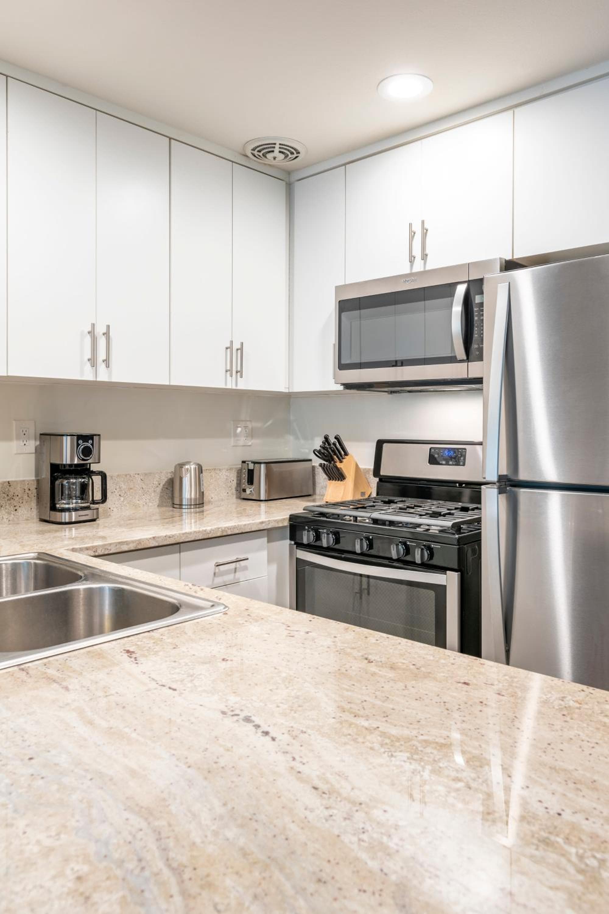 Photograph supplied for Luxury Apartment WeHo Boys Town med