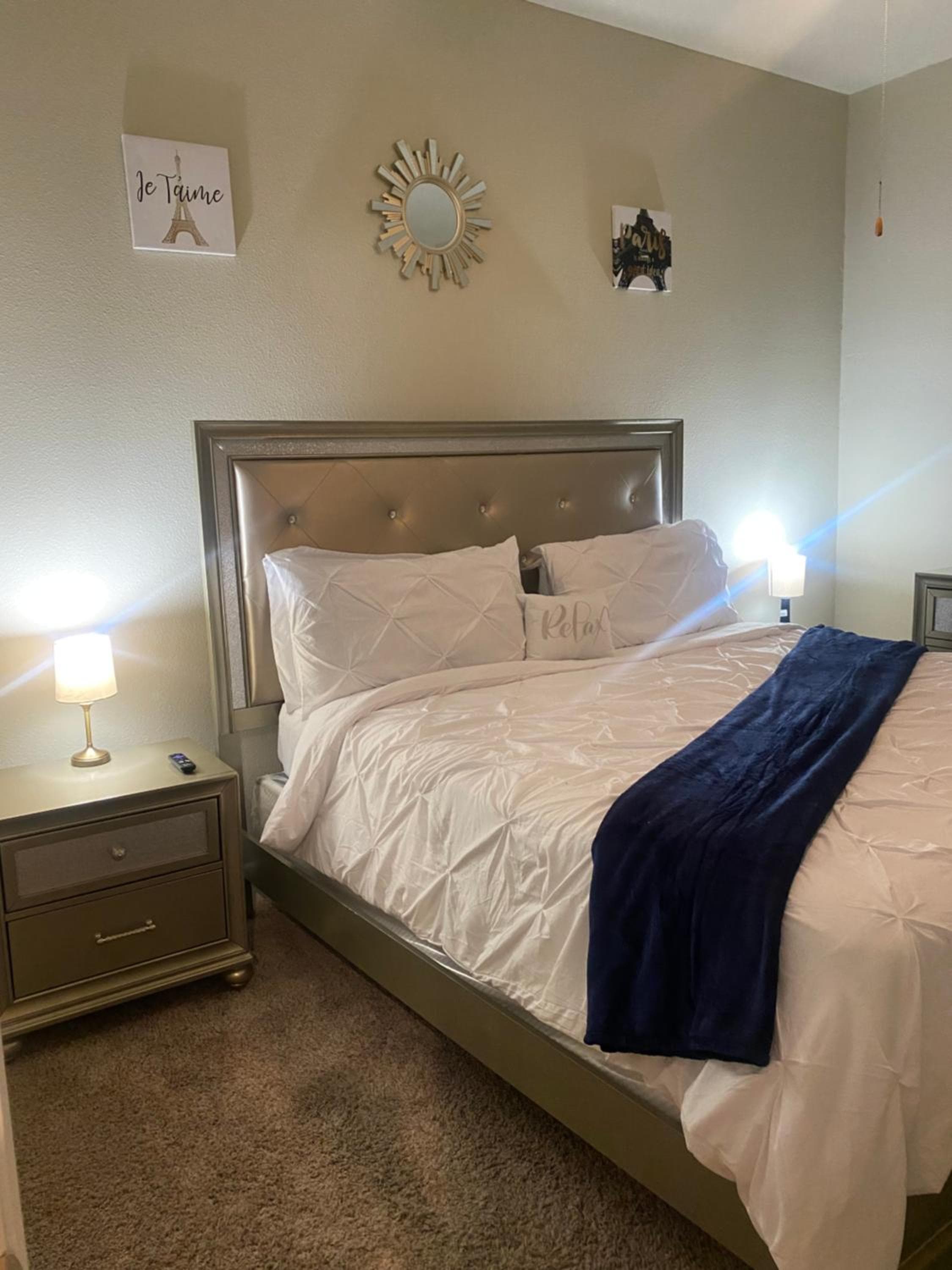 Photograph supplied for Luxurious King Paradise - Med Center - Free Parking