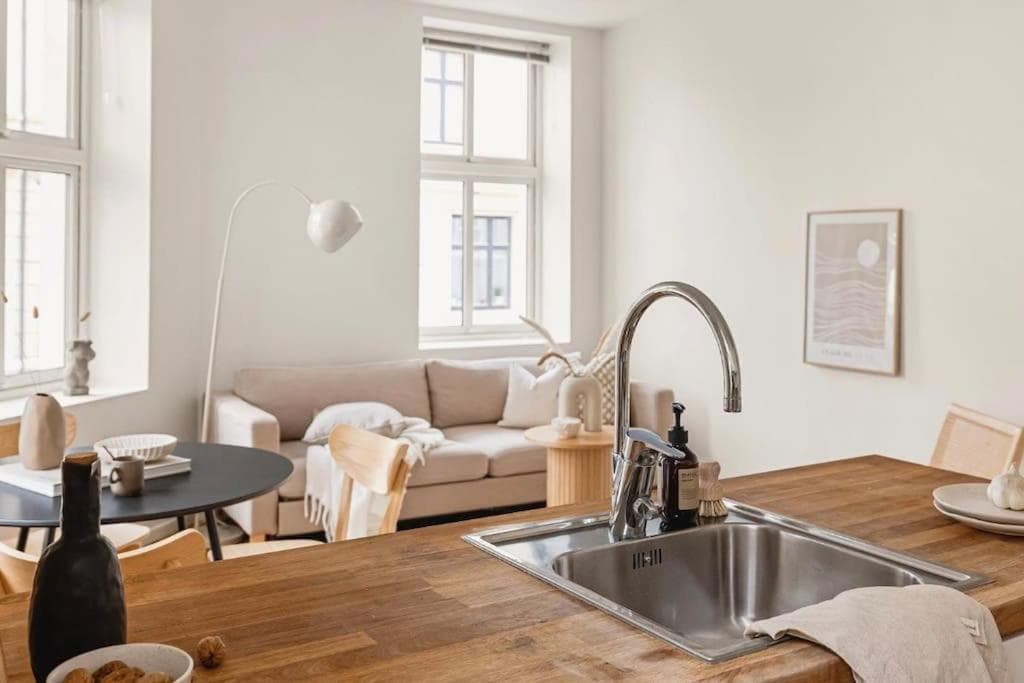 Photograph supplied for Centrally located - Beautiful & bright apartment
