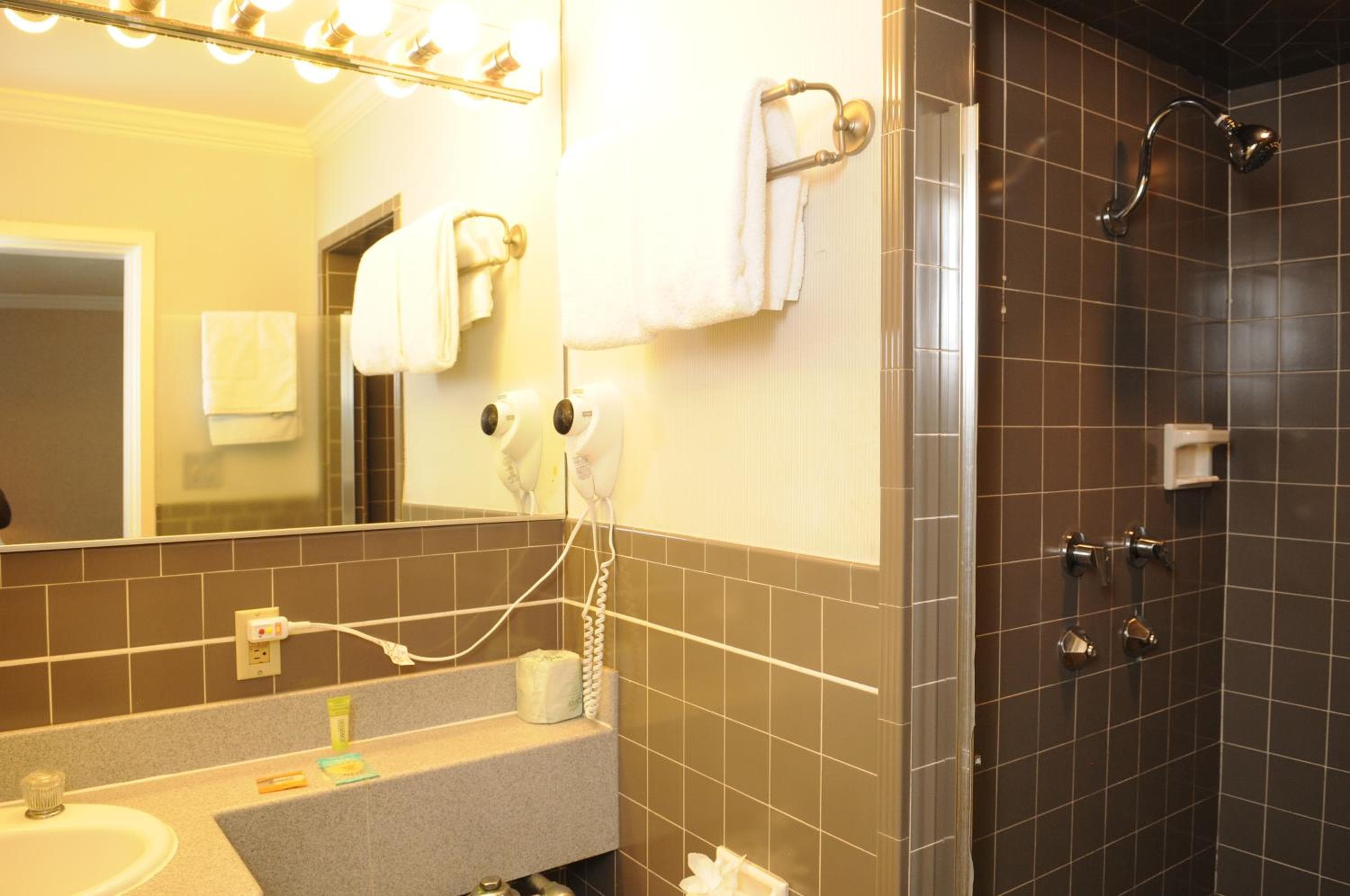 Photograph supplied for Civic Center Motor Inn