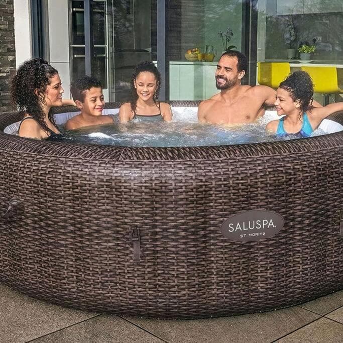 Photograph supplied for Comfy 1 bedroom Apartment w/ Hot Tub - Sleeps 4