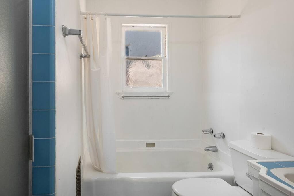 Photograph supplied for Comfy 1 bedroom Apartment w/ Hot Tub - Sleeps 4