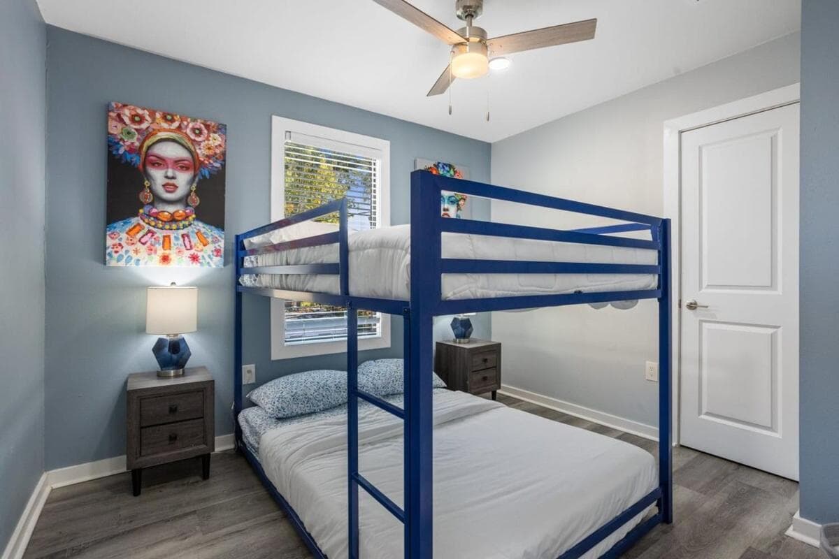 Photograph supplied for Arbor Villas I 3 Apts I Sleeps 21 I Parking I WI-FI