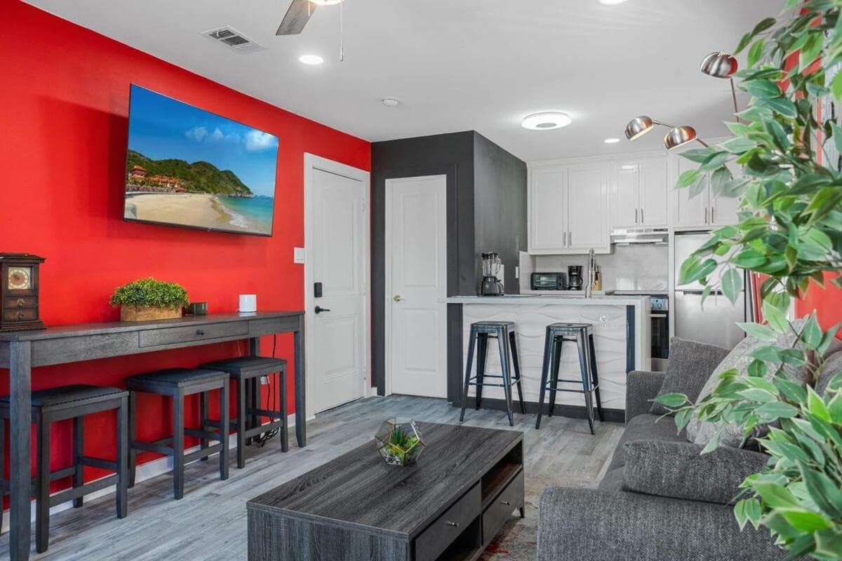 Photograph supplied for Arbor Villas I 3 Apts I Sleeps 21 I Parking I WI-FI