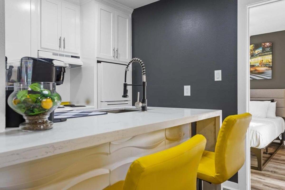 Photograph supplied for Arbor Villas I 3 Apts I Sleeps 21 I Parking I WI-FI