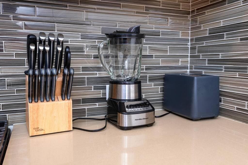 Photograph supplied for Luxurious Penthouse In Beverly Hills - Sleeps 10