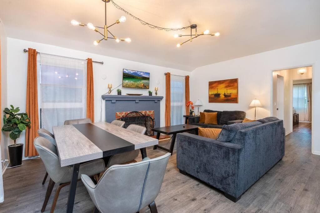 Photograph supplied for Chic and Spacious 3BR Gem in Central LA