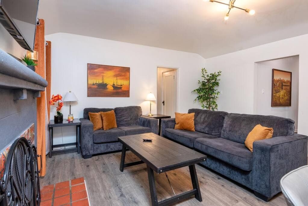 Photograph supplied for Chic and Spacious 3BR Gem in Central LA