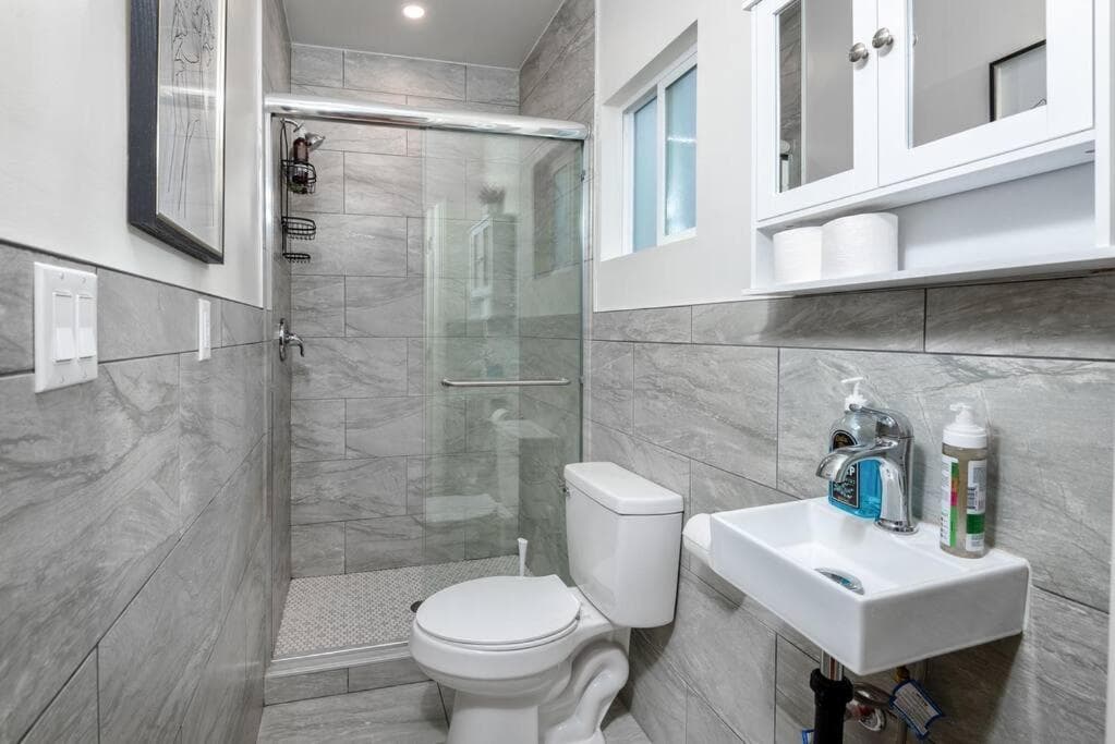 Photograph supplied for Luxury Living: Spacious 3BR Home