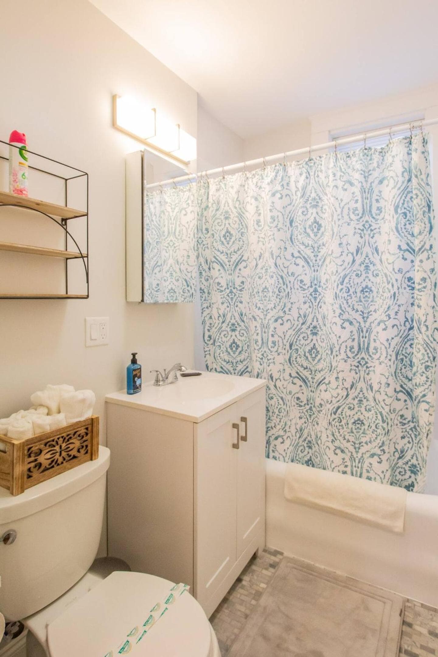 Photograph supplied for Renovated Sunny 2BR by Longwood & Green Line