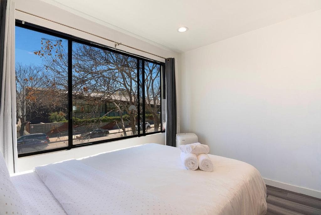 Photograph supplied for Beautiful 3 Bedroom Apartment Beverly Hills Adj