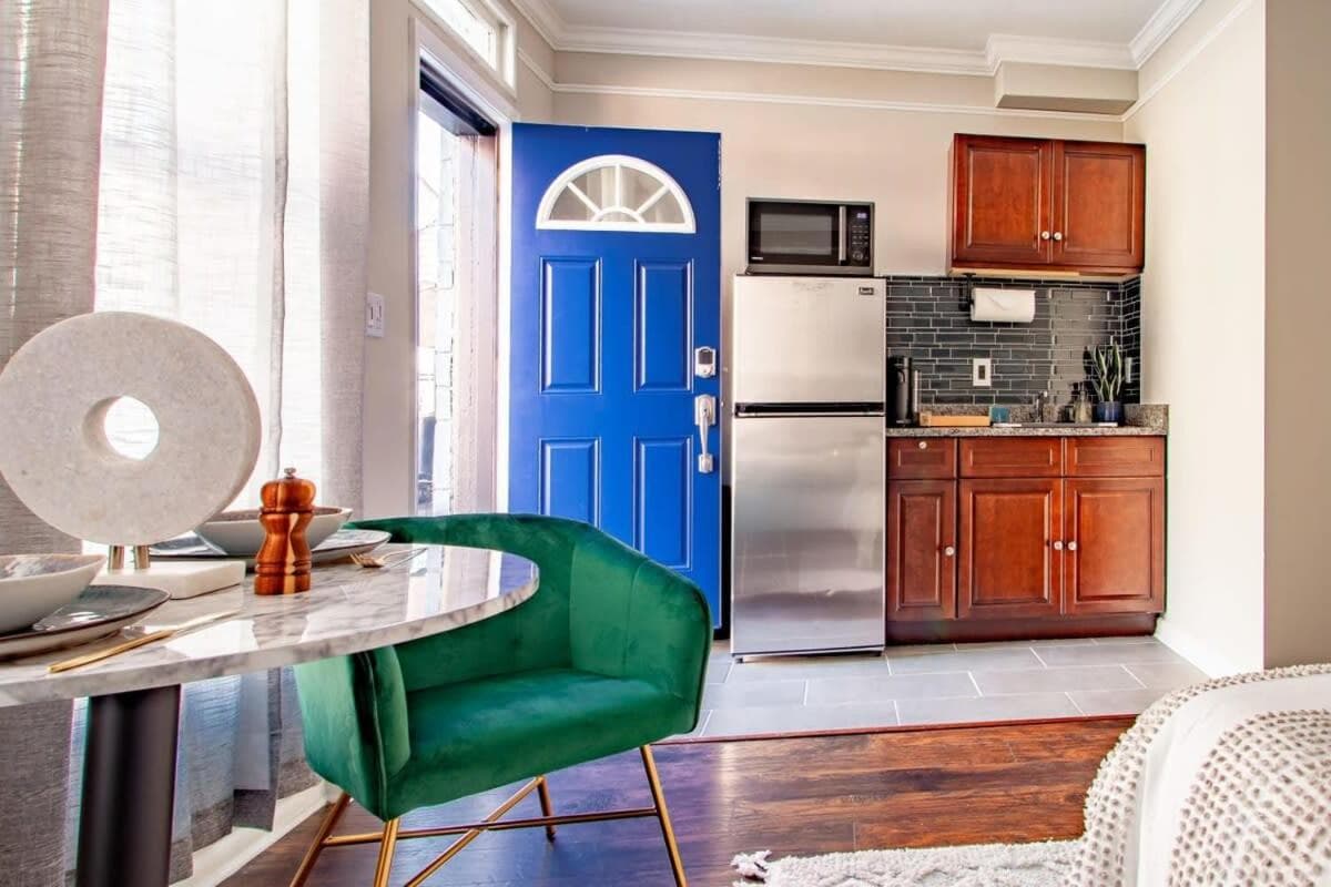 Photograph supplied for Little Penthouse in Little Italy Near Inner Harbor Studio