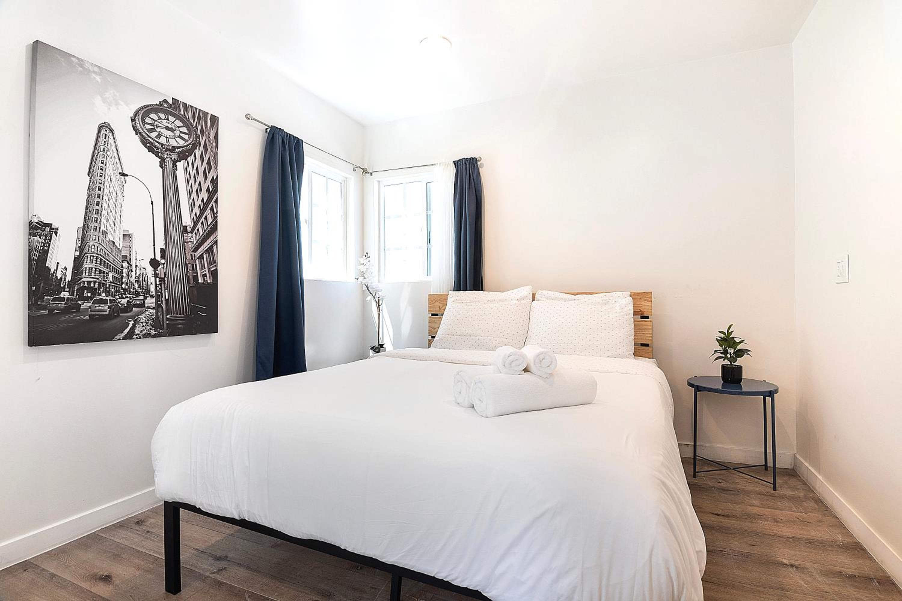Photograph supplied for Modern Studio for 2 - Prime Location Beverly Hills Adj