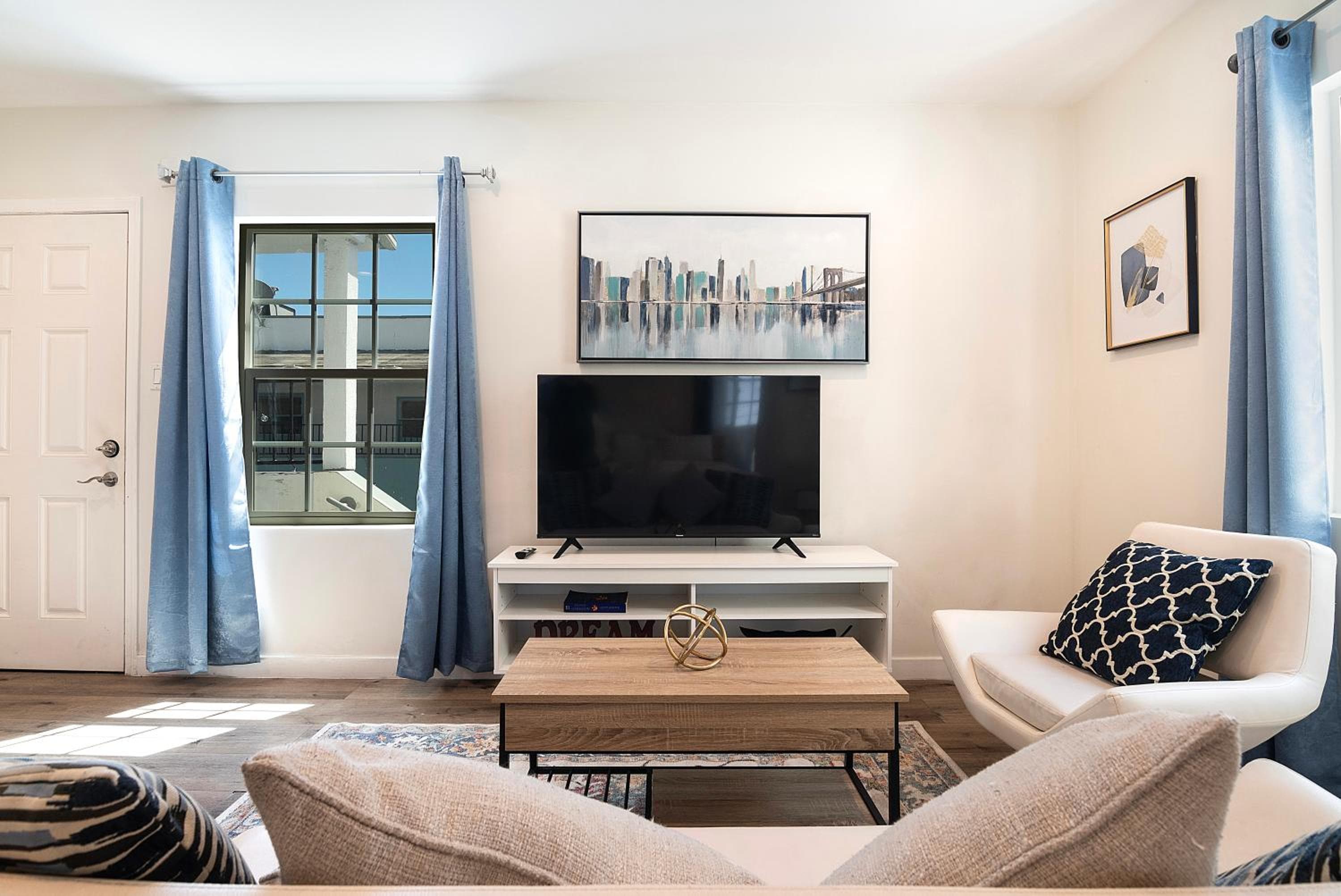 Photograph supplied for Modern Studio for 2 - Prime Location Beverly Hills Adj