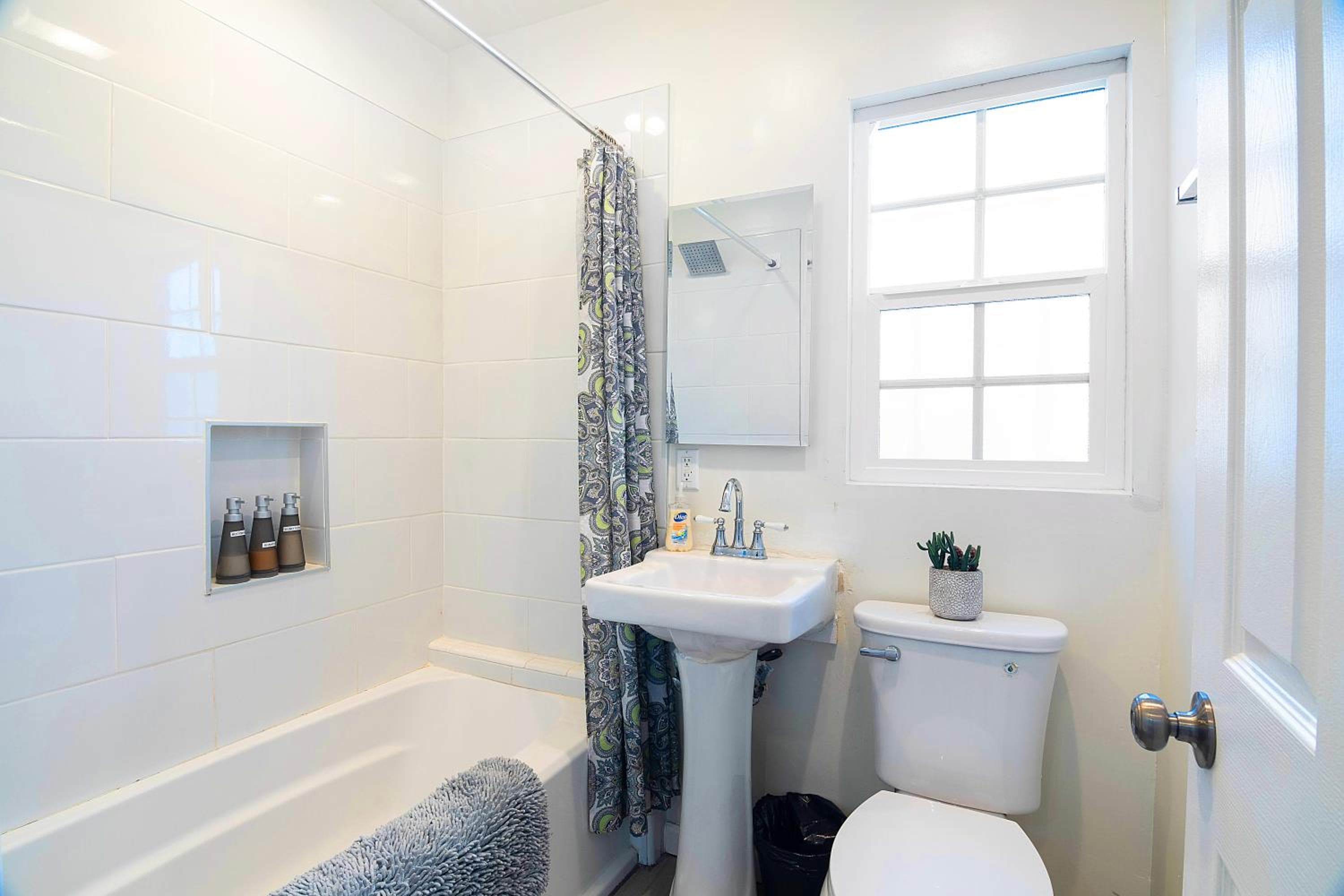 Photograph supplied for Chic Studio Sleeps 4 Beverly Hills Adj