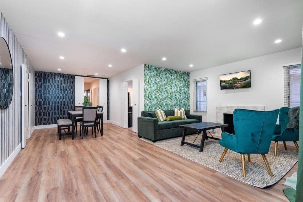 Photograph supplied for Glamorous West Hollywood Gem
