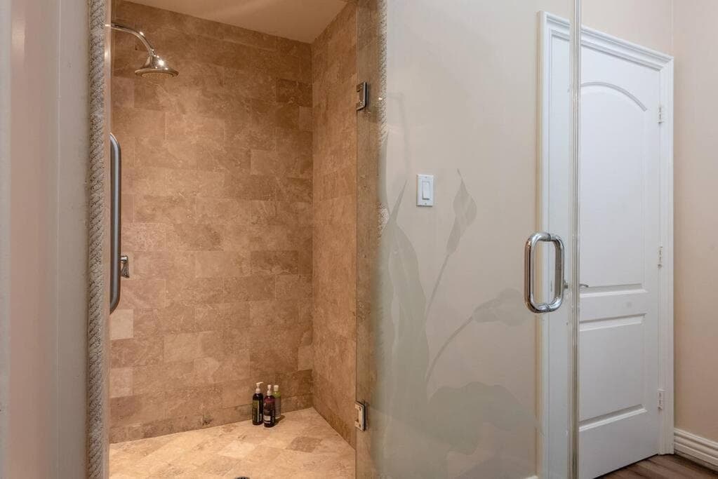 Photograph supplied for Lavish 2-bedroom Apartment in LA!