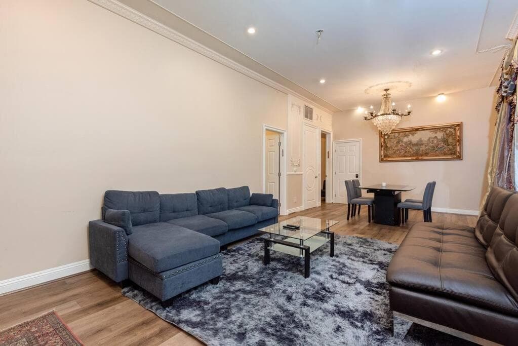 Photograph supplied for Lavish 2-bedroom Apartment in LA!