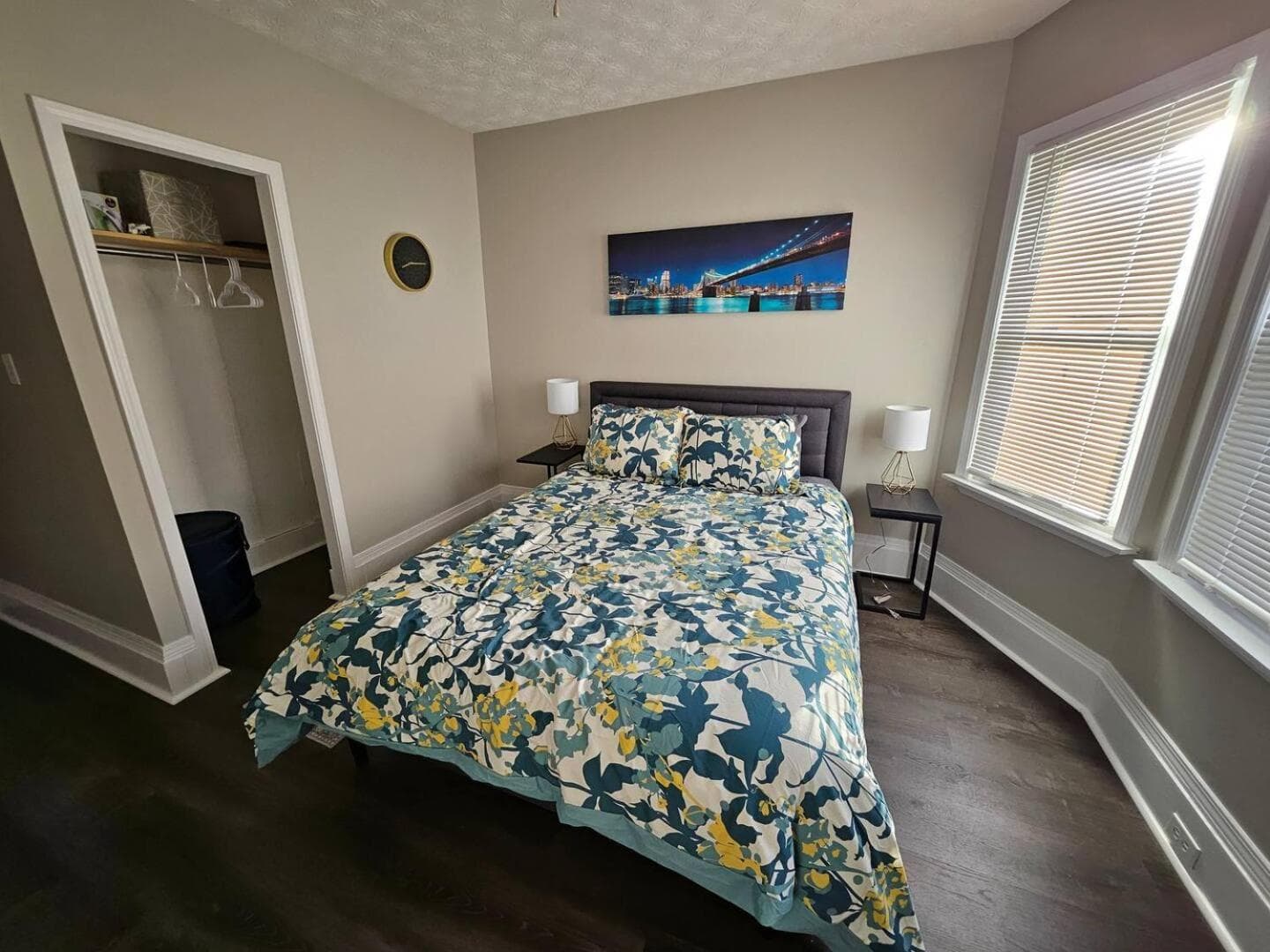 Photograph supplied for Elegant 4 Bed Room at Cleveland Clinic Area