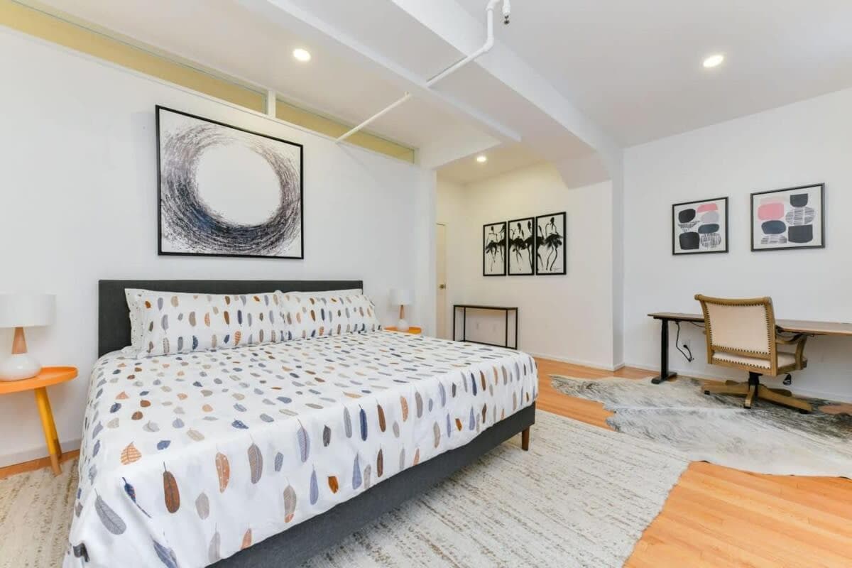 Photograph supplied for South End Hospitality: Downtown Crossing Large Lofted Condo Location