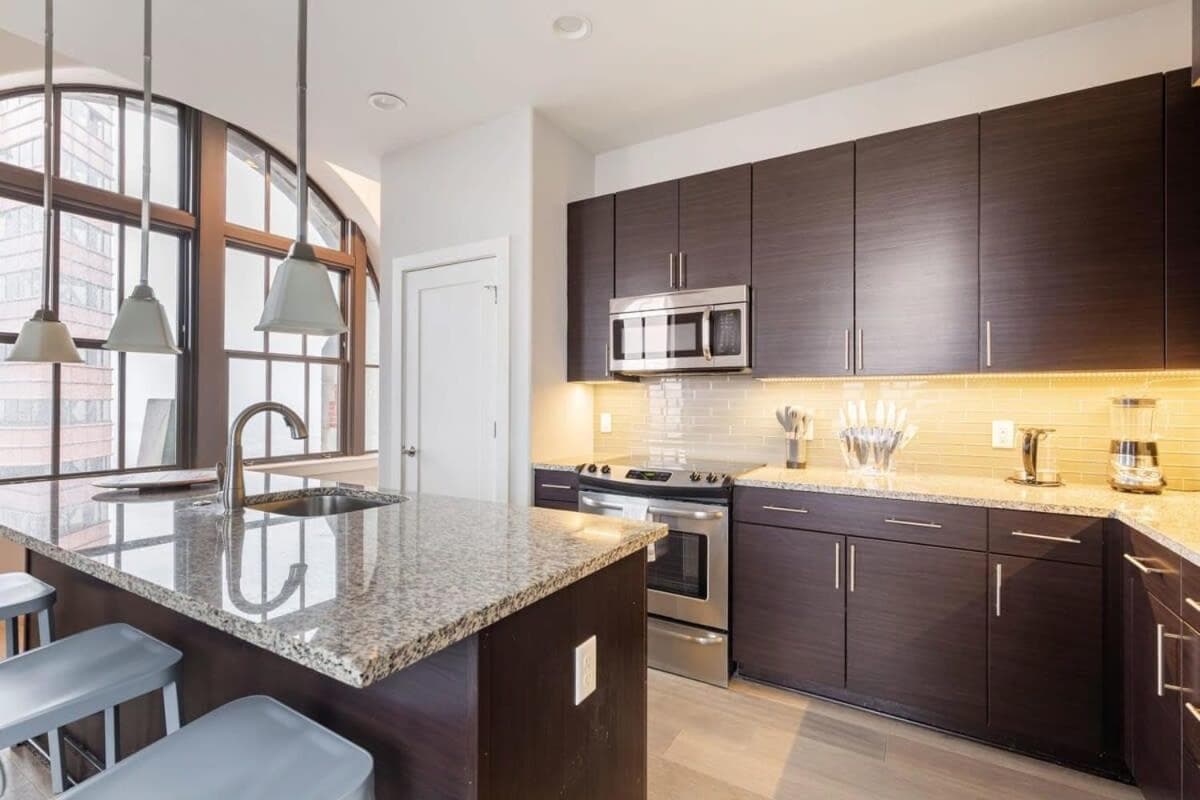 Photograph supplied for 2B 2BA Luxury Downtown Suite with Gym