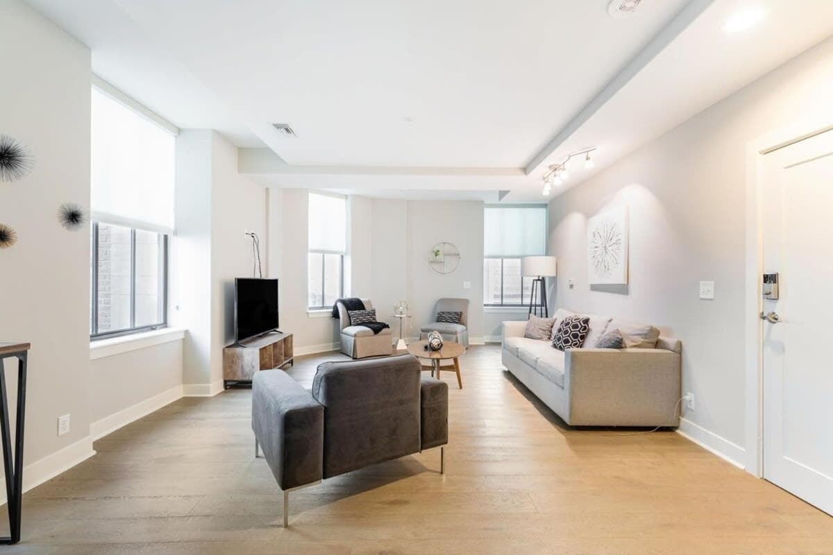Photograph supplied for 2B2BA Distinguished Apartment with Gym