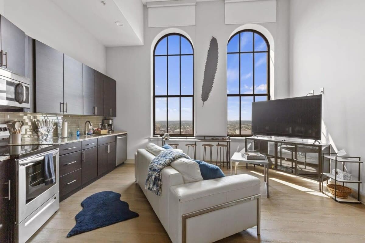 Photograph supplied for 2BR Luxury Apartment in Downtown Baltimore