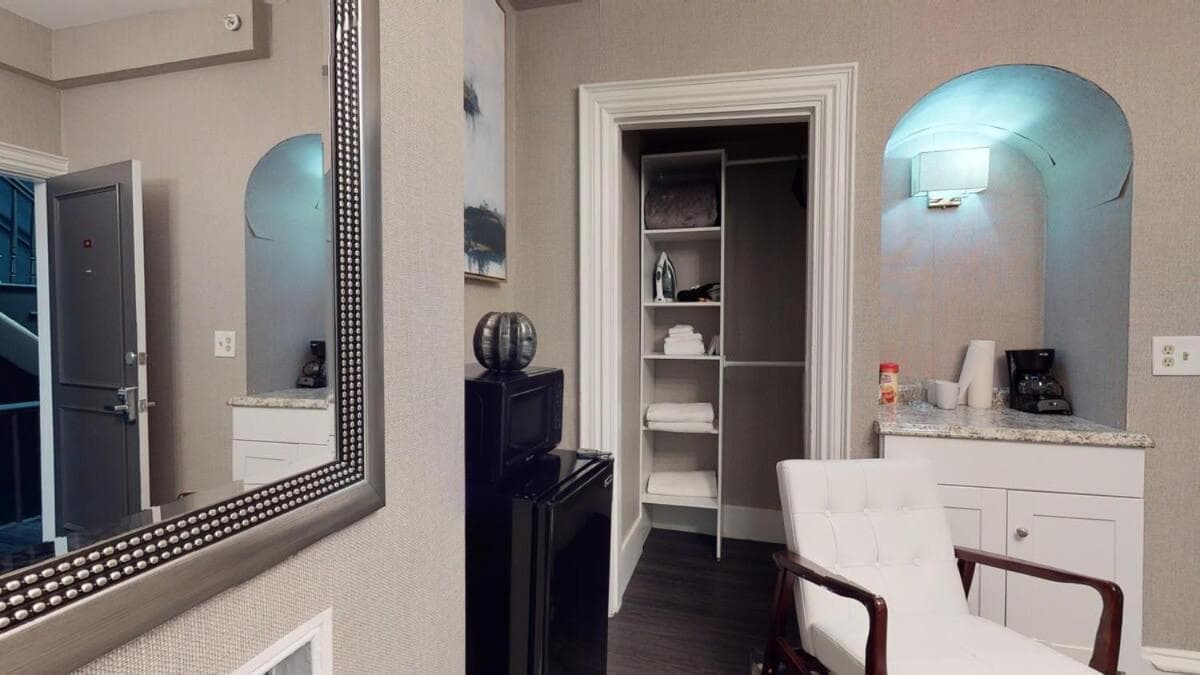 Photograph supplied for L 3-33 Stylish Private Studio in Boston!