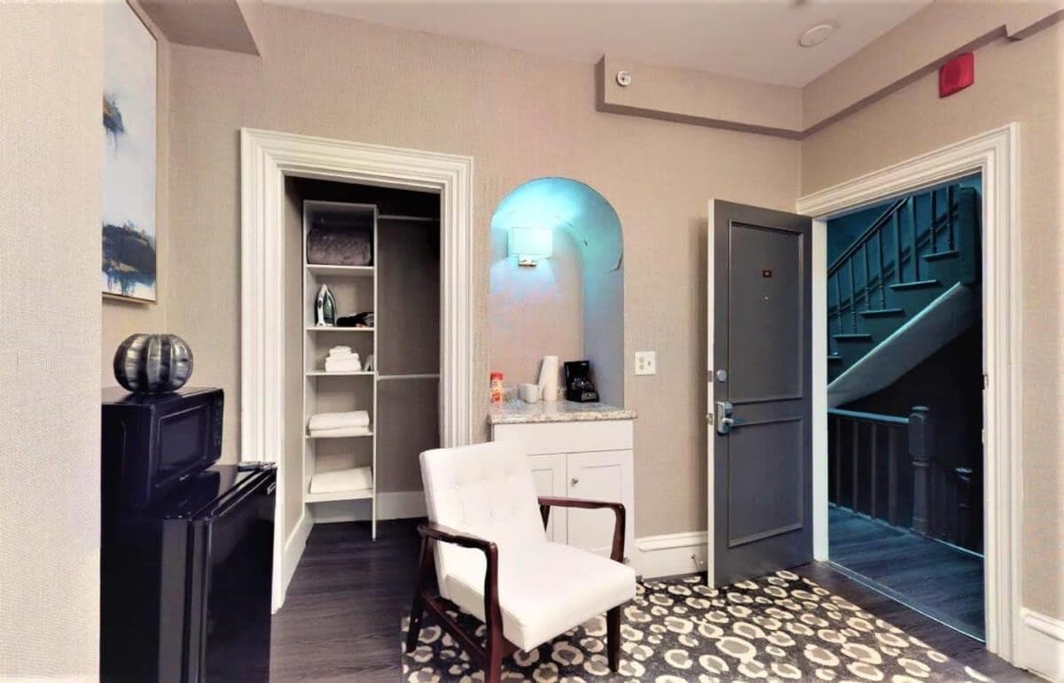 Photograph supplied for L 3-33 Stylish Private Studio in Boston!