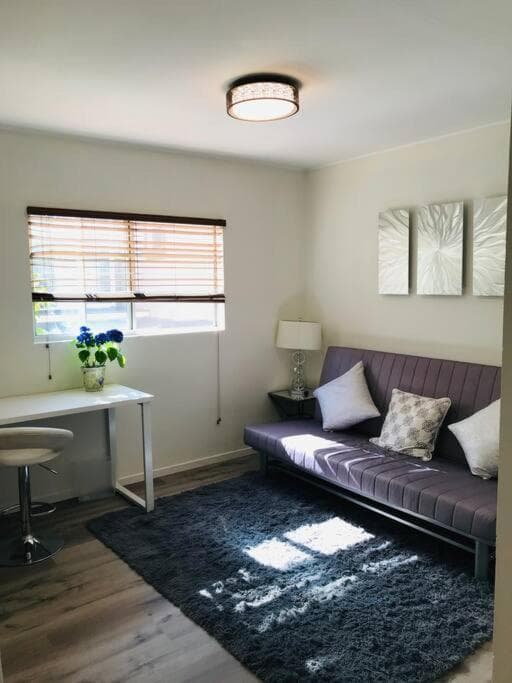 Photograph supplied for 5 Bedroom House In Beverly Hills