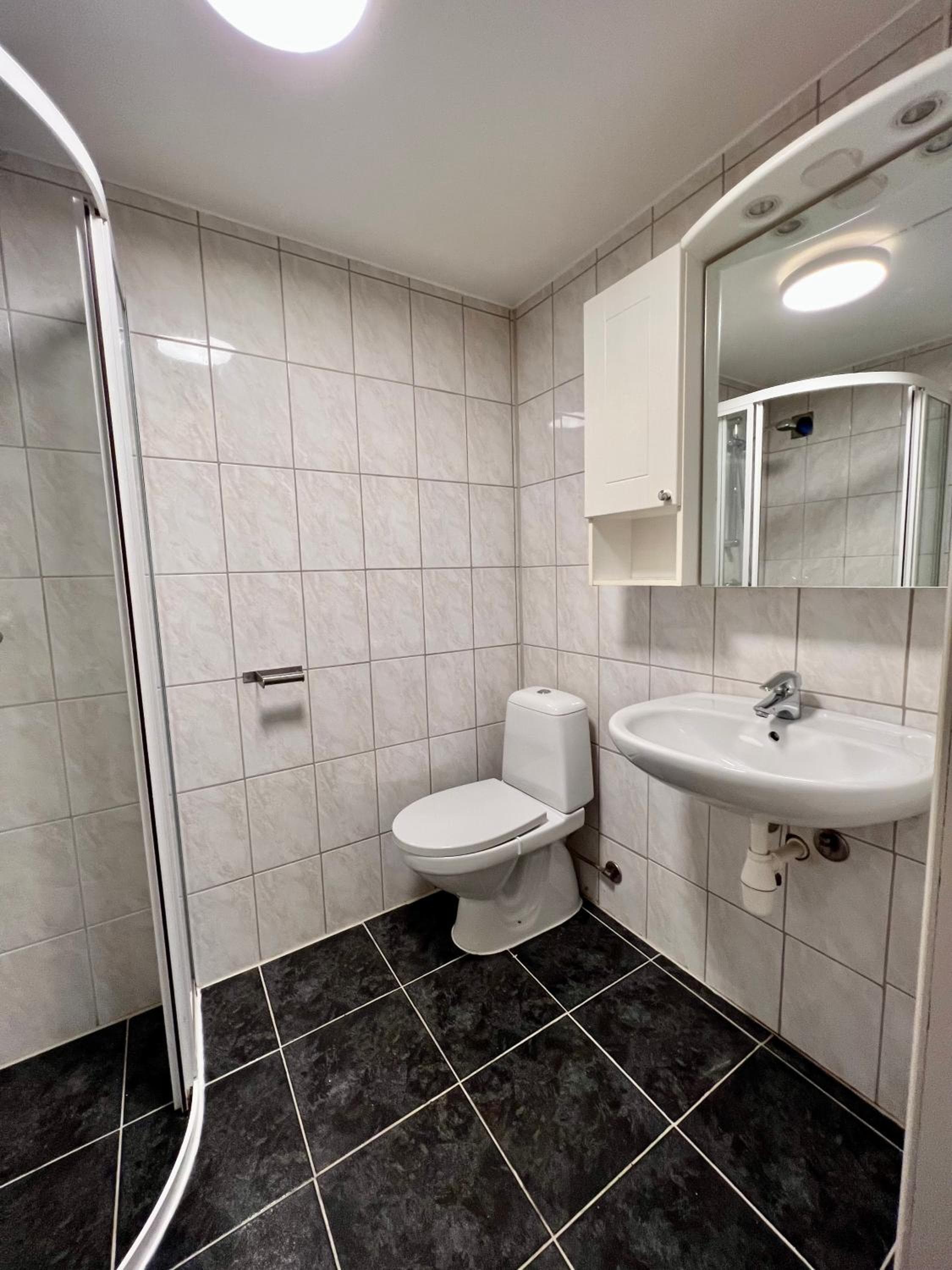 Photograph supplied for Central apartment with parking!