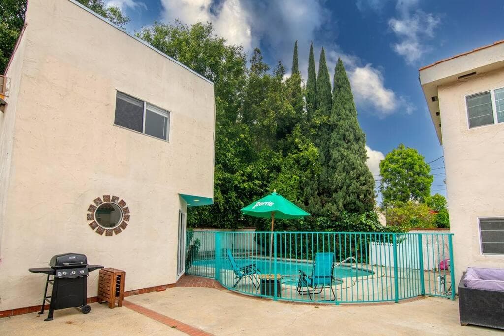 Photograph supplied for Beautiful Spanish Home with Pool Beverly Hills Adj