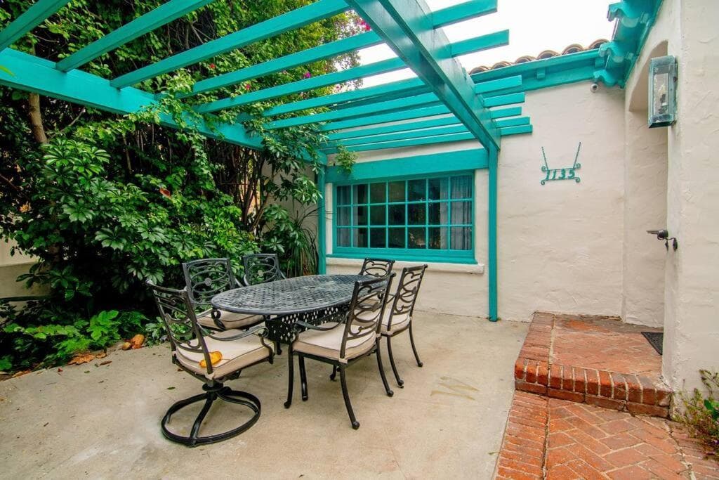 Photograph supplied for Beautiful Spanish Home with Pool Beverly Hills Adj