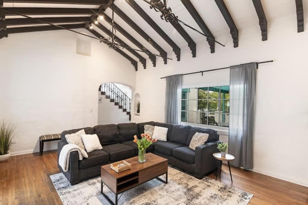 Photograph supplied for Beautiful Spanish Home with Pool Beverly Hills Adj