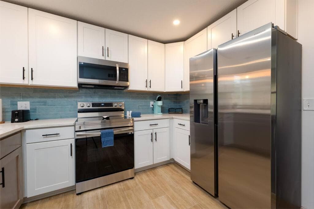 Photograph supplied for Be A Nomad - Stunning 2-br blocks from the beach