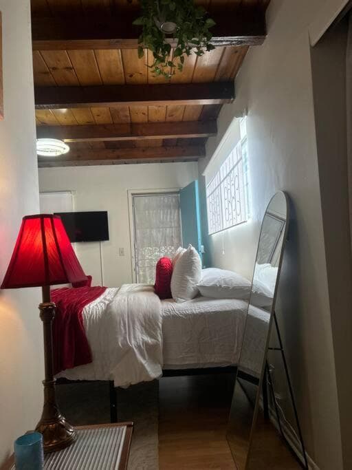 Photograph supplied for Cute studio in the HEART of WeHo