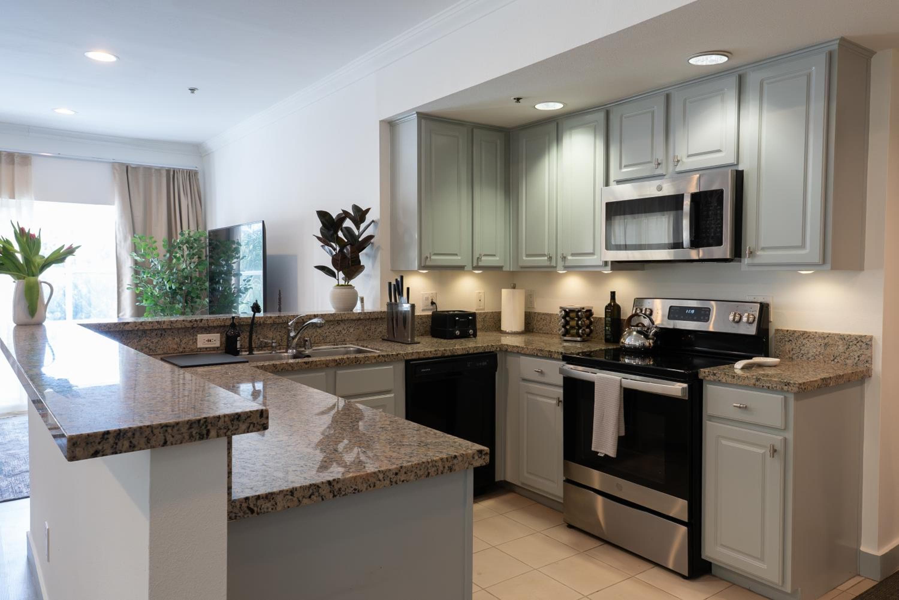 Photograph supplied for Charming 2bd Condo on SunsetStrip