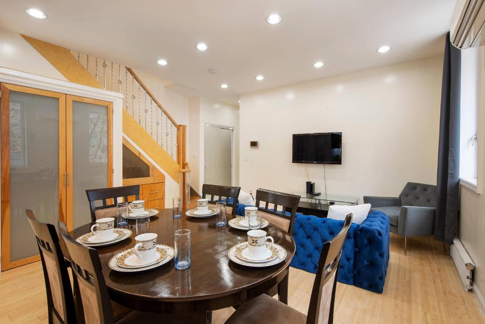 Photograph supplied for Luxury Sutton Place Duplex 3br 3bth