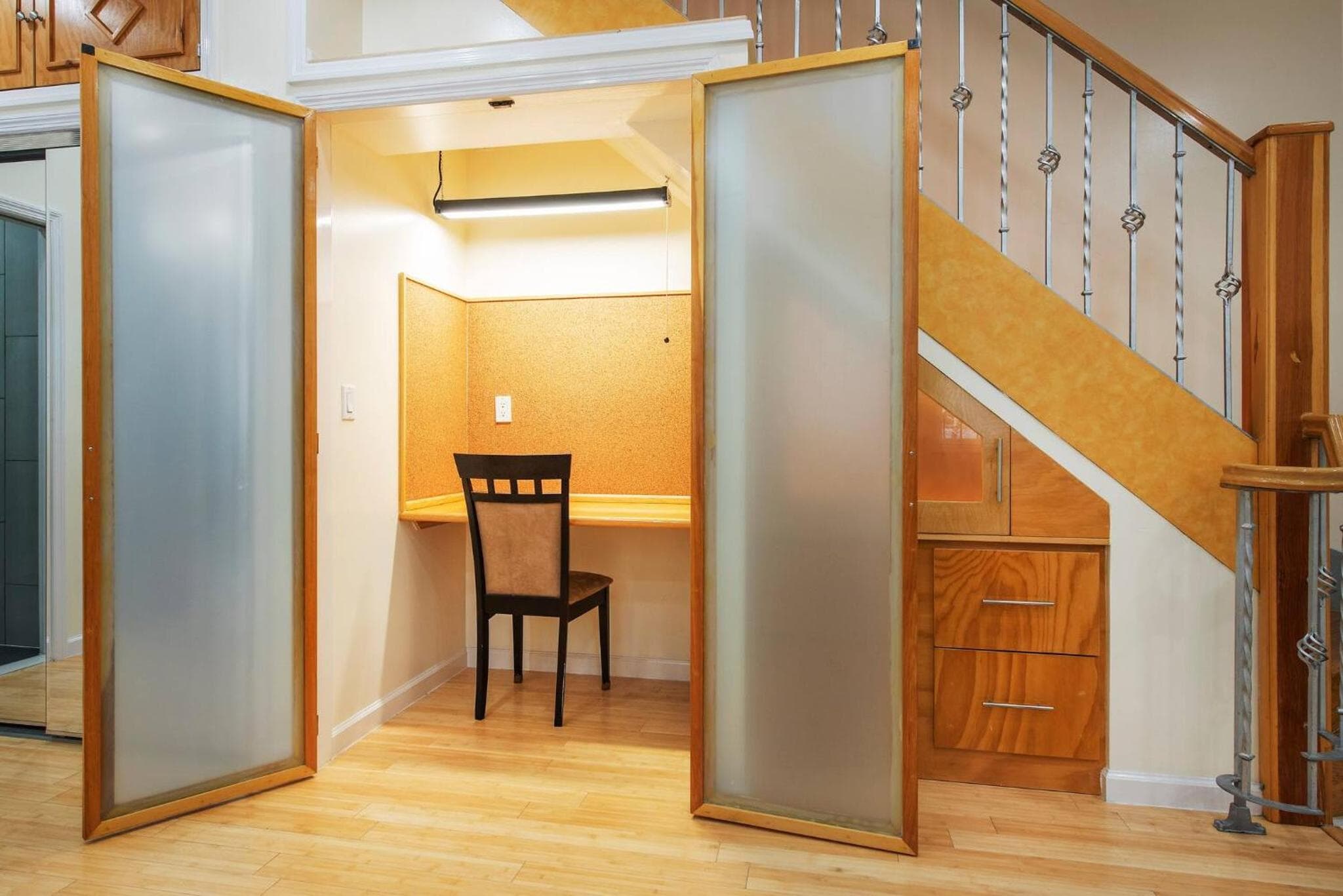 Photograph supplied for Luxury Sutton Place Duplex 3br 3bth