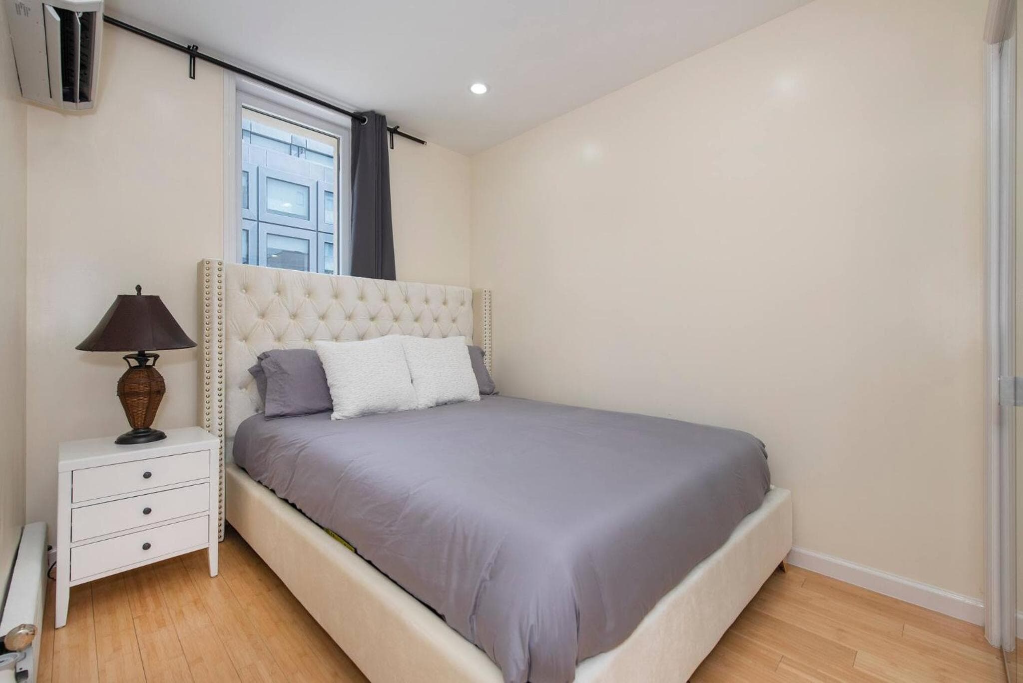 Photograph supplied for Luxury Sutton Place Duplex 3br 3bth
