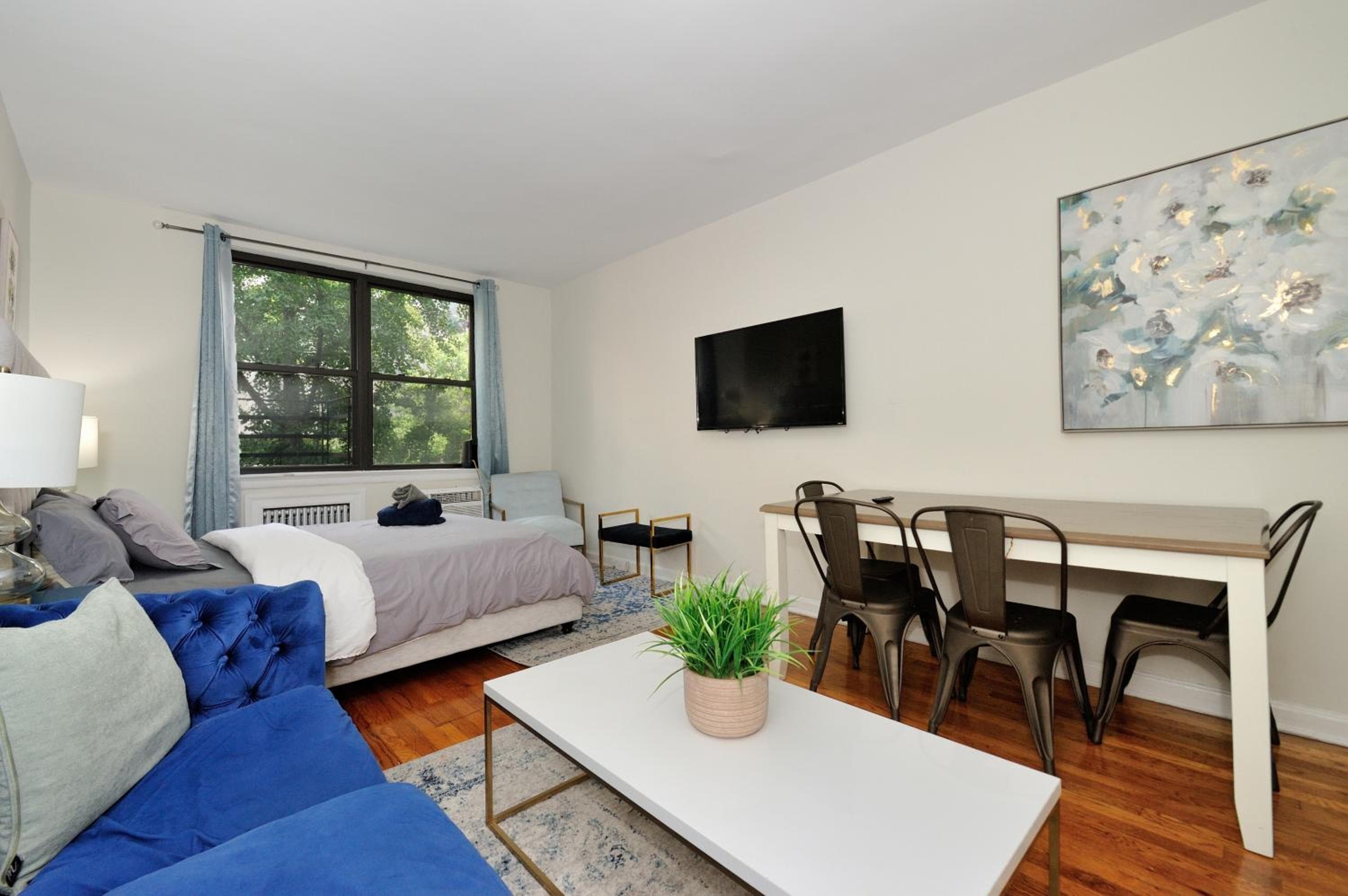 Photograph supplied for Amazing and Spacious Furnished Studio, East side
