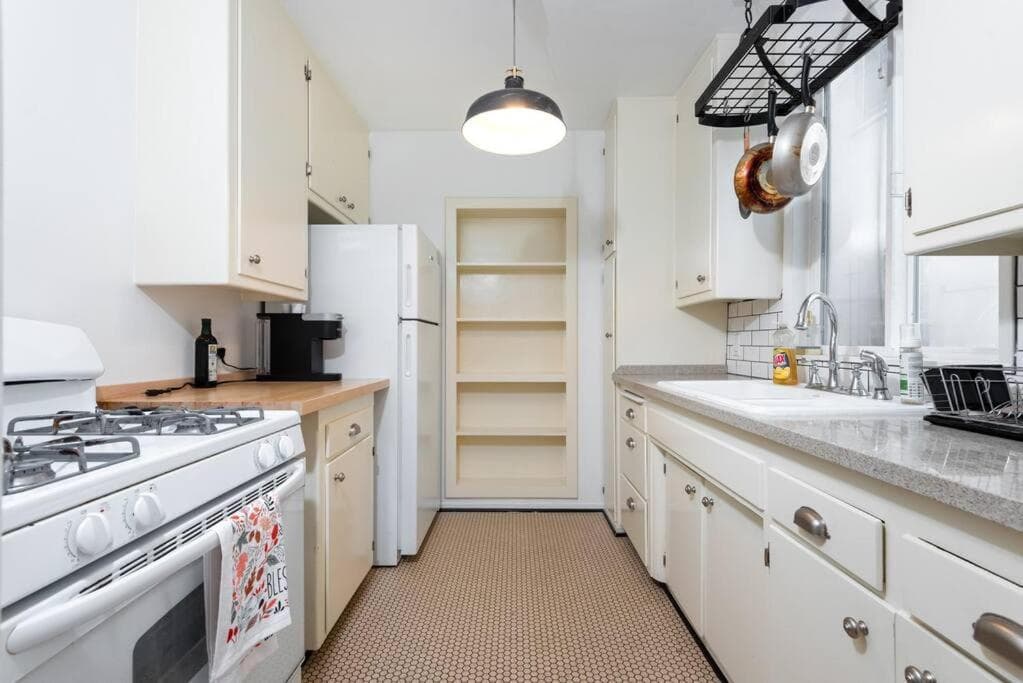 Photograph supplied for Modern 1BR Gem near Rodeo Drive Lavish Stay for Two!