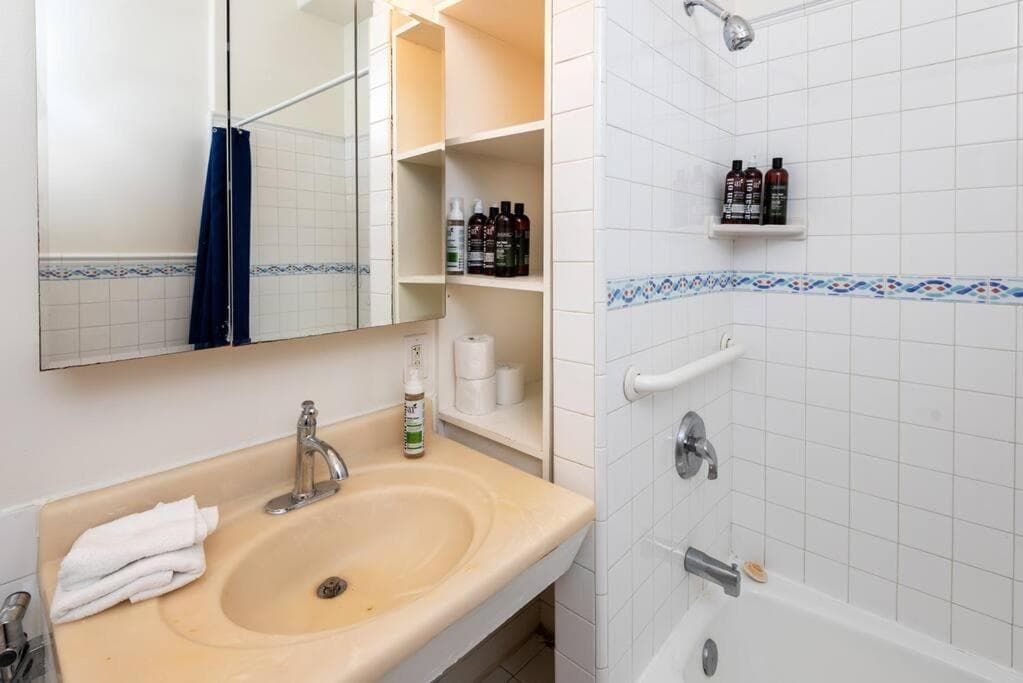 Photograph supplied for Sophisticated 1-Bedroom Apt with Outdoor Patio