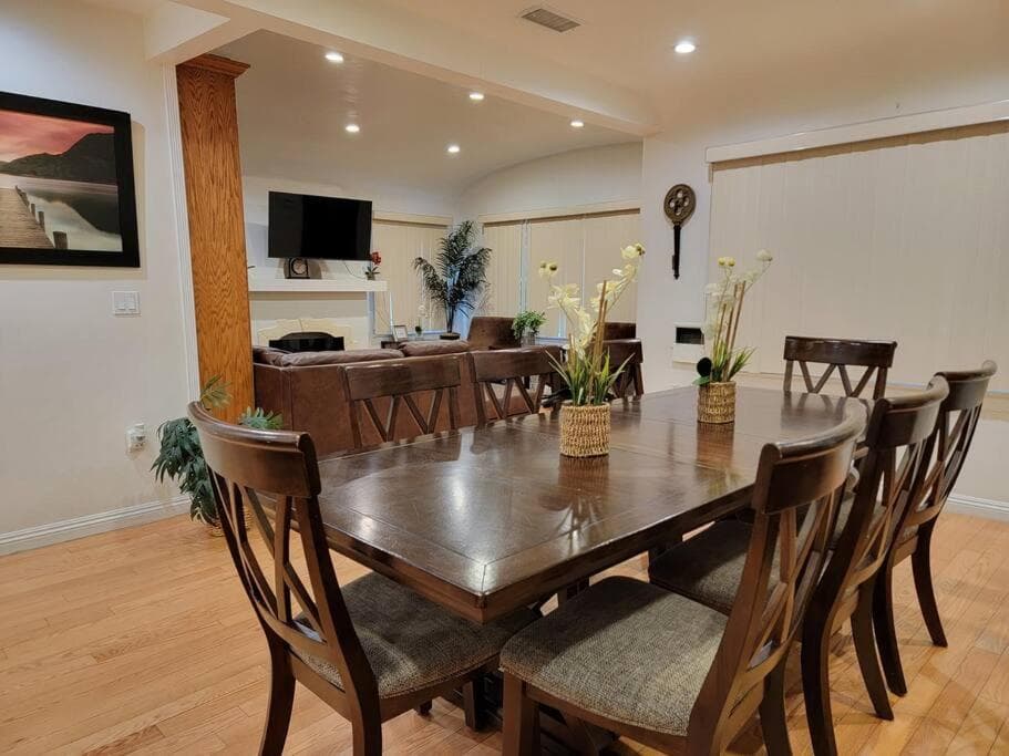 Photograph supplied for Large 5 bedroom house by Melrose