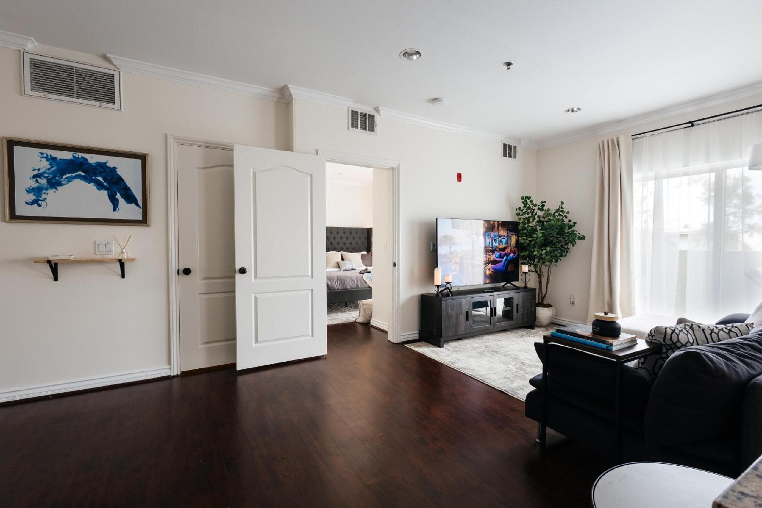 Photograph supplied for Lovely 1BD Condo on SunsetStrip