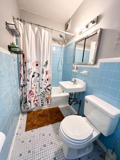 Photograph supplied for Cozy apt in heart Manhattan #20