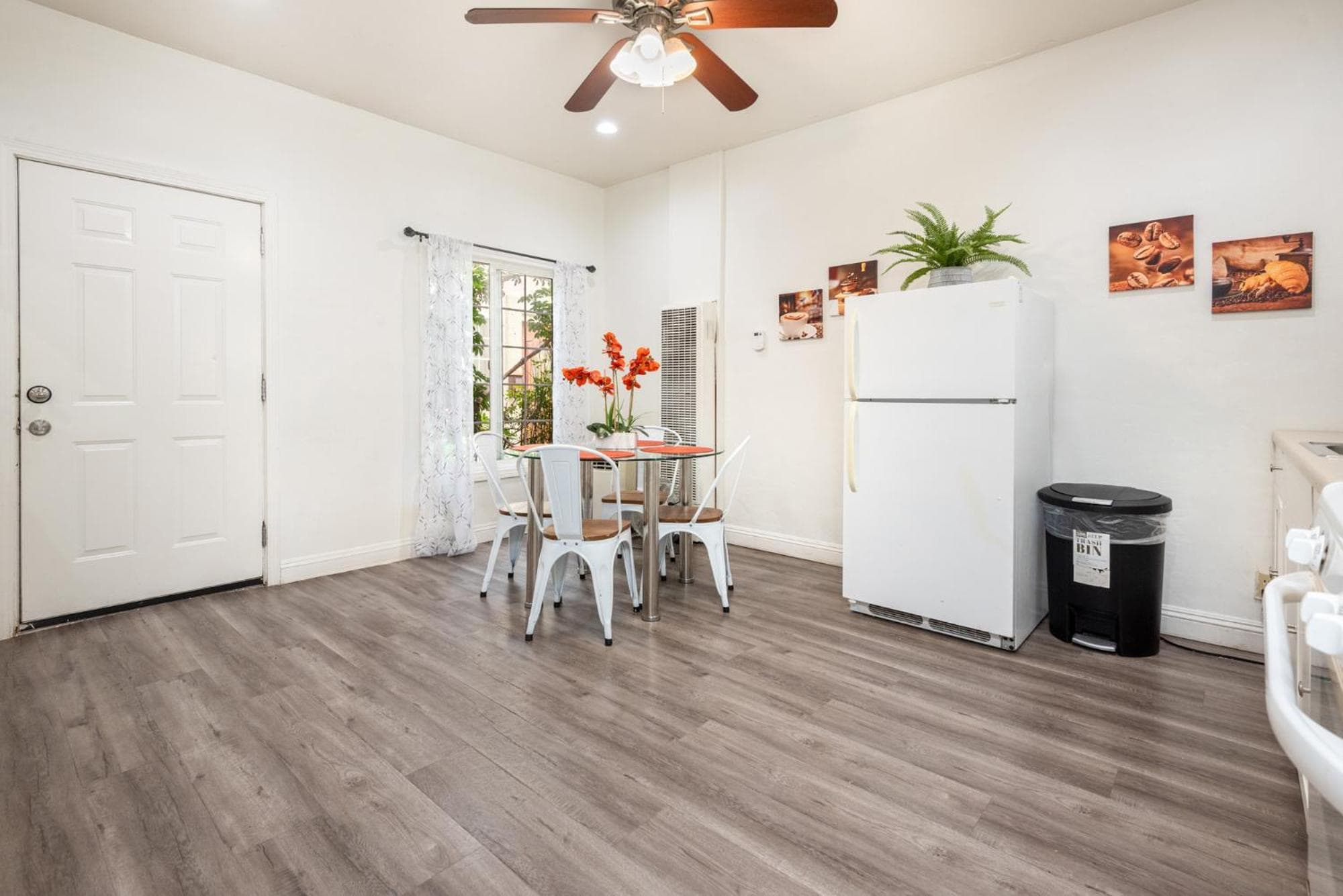 Photograph supplied for Central LA Charm 2BR Stylish Apt!