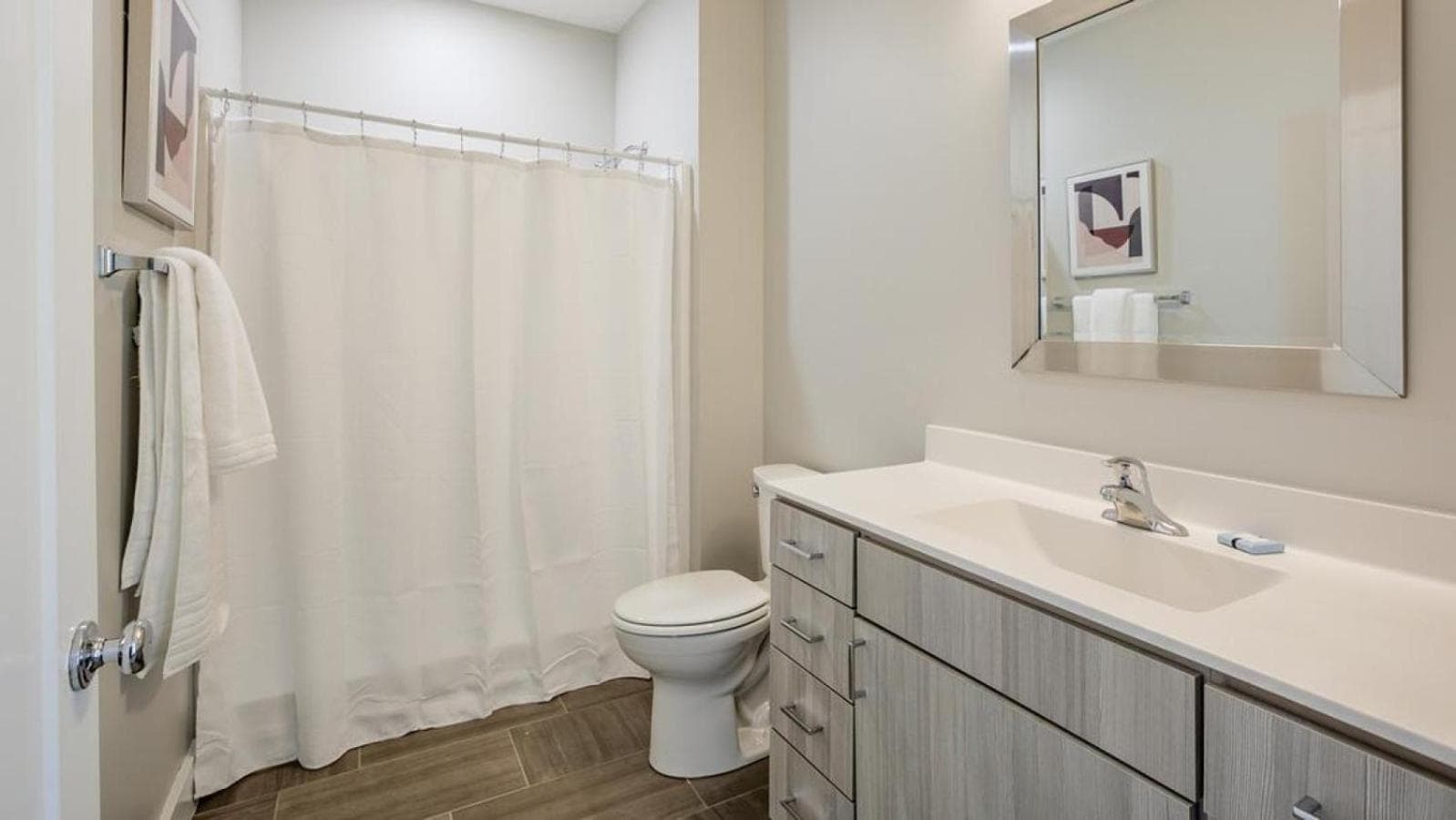 Photograph supplied for Landing at Baricelli - 1 Bedroom in University Circle