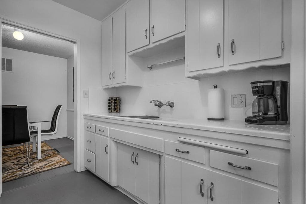 Photograph supplied for Prime Location 1 Bedroom and Bathroom Retreat in Beverly Hills